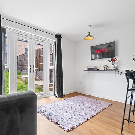 Lotus Haus - Wellington Homes - With Off Road Parking Birmingham Luaran gambar