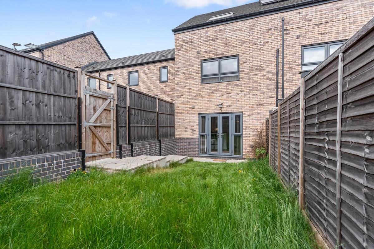 Lotus Haus - Wellington Homes - With Off Road Parking Birmingham Luaran gambar
