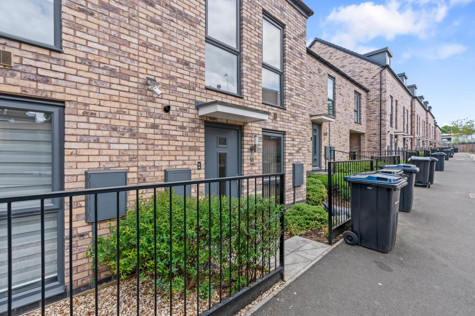 Lotus Haus - Wellington Homes - With Off Road Parking Birmingham Luaran gambar